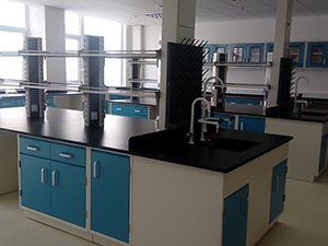 在实验室建设时必须重视实验室家具的设计和选型